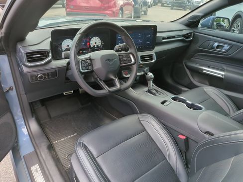 Used 2025 Ford Mustang GT Premium RWD image 15