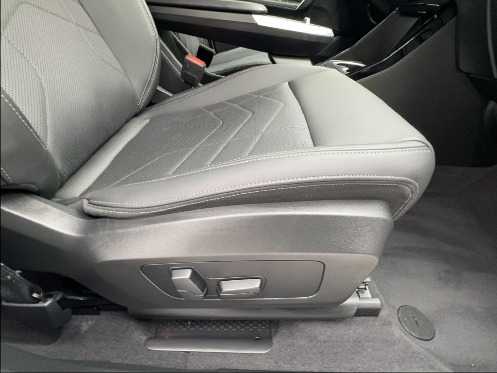 Used 2025 BMW X1 xDrive28i AWD/4WD image 33