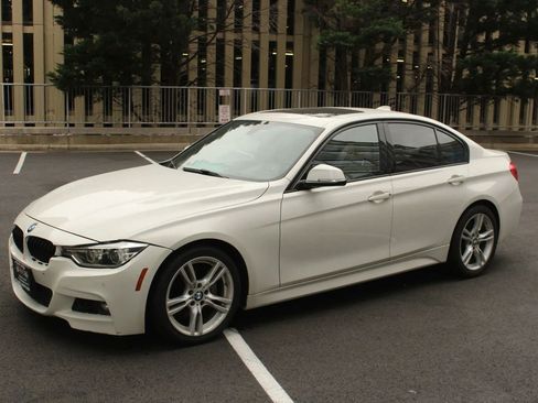 Used 2016 BMW 328i Sedan w/ M Sport Package RWD image 13
