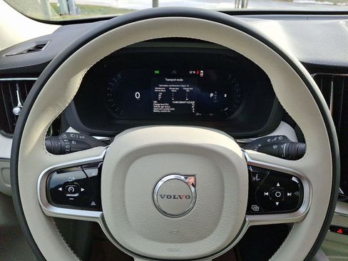 New 2026 Volvo XC60 B5 Ultra w/ Climate Package image 12