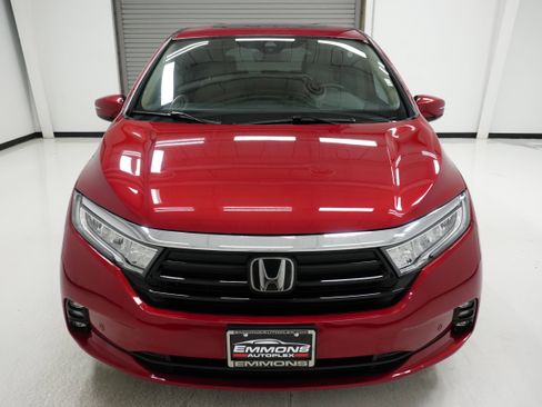 Used 2023 Honda Odyssey Elite image 2