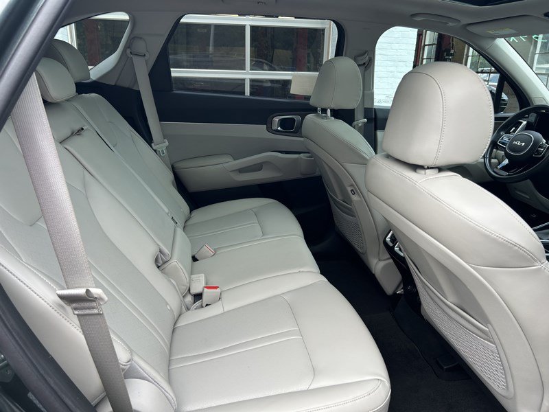 Used 2023 Kia Sorento S w/ Panoramic Sunroof Package AWD/4WD image 26