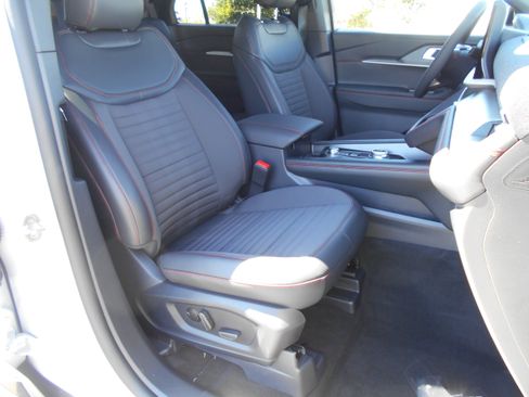 New 2026 Ford Explorer ST-Line w/ ST-Line Street Pack AWD/4WD image 9