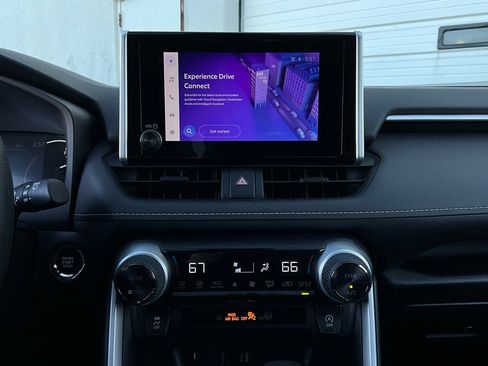 Used 2025 Toyota RAV4 XLE image 27