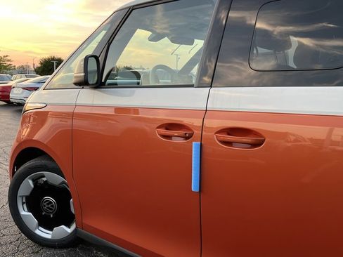 New 2025 Volkswagen ID. Buzz Pro S Plus image 26