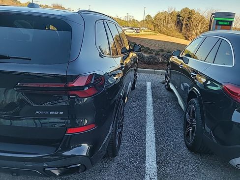 Used 2024 BMW X5 xDrive50e w/ Executive Package image 11