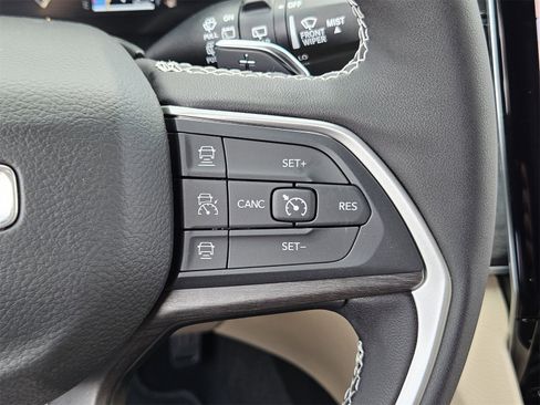 New 2025 Jeep Grand Cherokee L Limited image 28