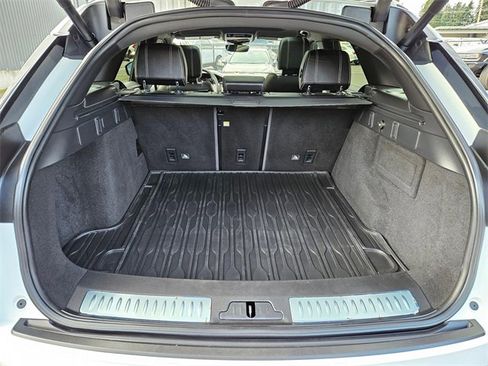 Used 2019 Land Rover Range Rover Velar R-Dynamic SE image 11