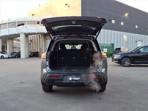 New 2025 Nissan Pathfinder SV w/ Black Appearance Package image 7