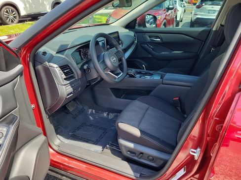Certified 2024 Nissan Rogue SV FWD image 12