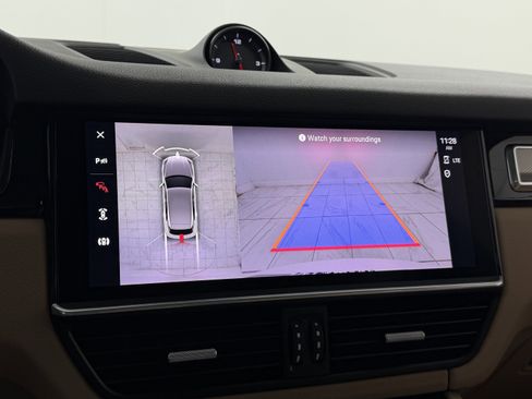 Certified 2023 Porsche Cayenne Platinum Edition image 45