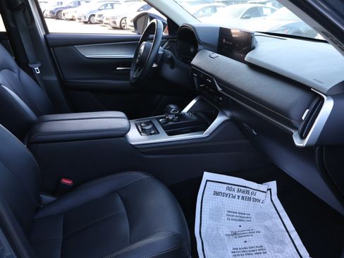 Used 2025 MAZDA CX-70 Plug-In Hybrid w/ Premium Pkg AWD/4WD image 7