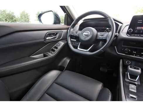Used 2023 Nissan Rogue SV w/ SV Premium B Package FWD image 11