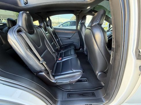 Used 2020 Tesla Model X image 27