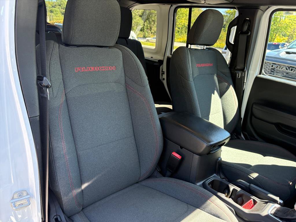 Used 2025 Jeep Wrangler Unlimited Rubicon AWD/4WD image 18