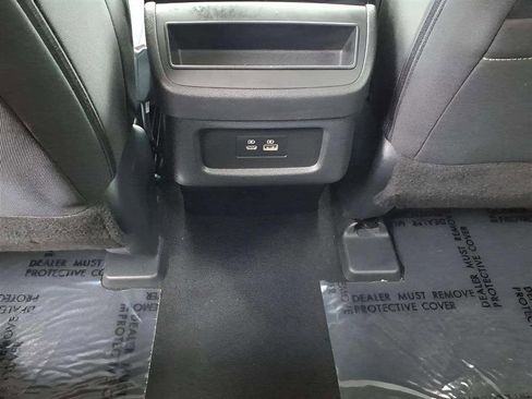 Used 2024 Nissan Pathfinder S image 13