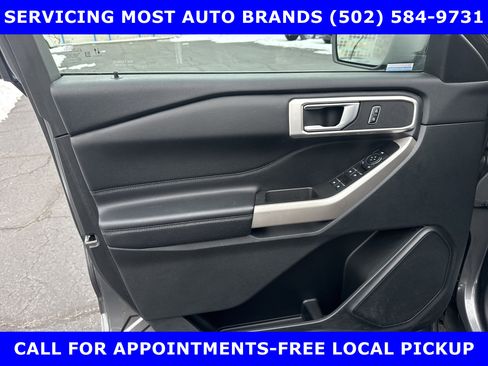 Used 2023 Ford Explorer XLT image 12