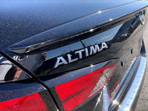 Used 2023 Nissan Altima 2.5 SR w/ SR Premium Package AWD/4WD image 8
