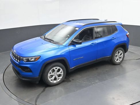 Used 2024 Jeep Compass Latitude AWD/4WD image 35