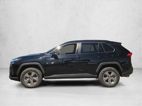 Used 2025 Toyota RAV4 XLE FWD image 9