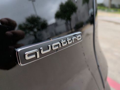 Used 2025 Audi Q5 Premium AWD/4WD image 40