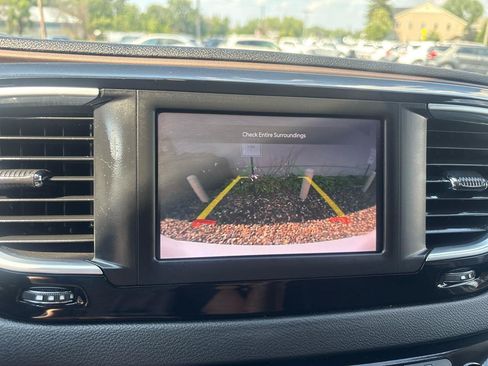 Used 2024 Chrysler Voyager LX FWD image 17