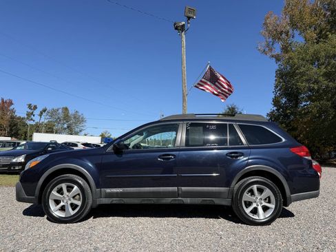 Used 2014 Subaru Outback 2.5i Limited image 2