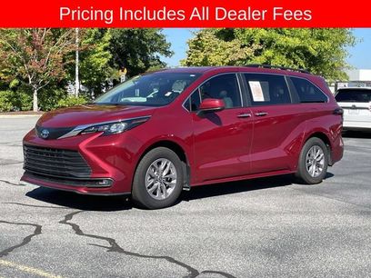 Used 2025 Toyota Sienna XLE