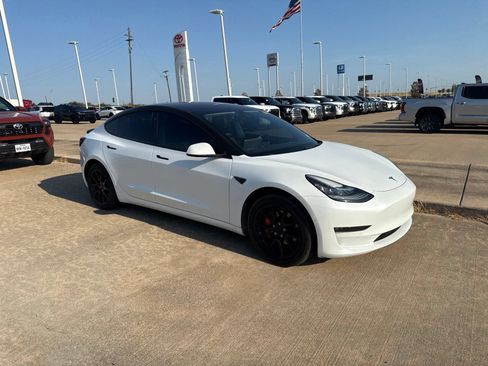 Used 2018 Tesla Model 3 RWD image 11