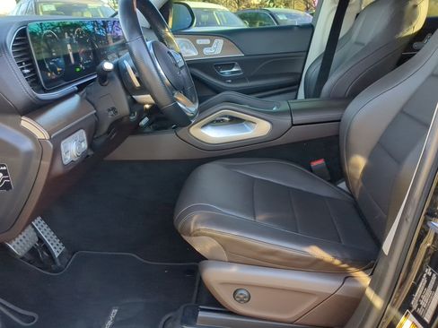 Used 2023 Mercedes-Benz GLS 450 4MATIC w/ AMG Line Exterior image 11