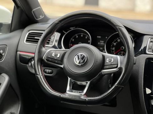 Used 2017 Volkswagen Jetta GLI FWD image 27