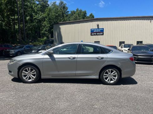 Used 2015 Chrysler 200 Limited FWD image 3