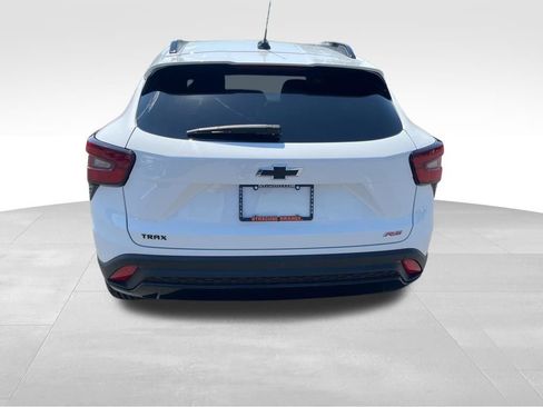 Used 2024 Chevrolet Trax RS w/ Driver Confidence Package FWD image 4