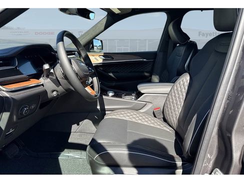 New 2025 Jeep Grand Cherokee L Summit image 12