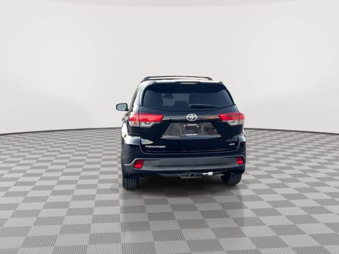 Used 2019 Toyota Highlander LE image 7