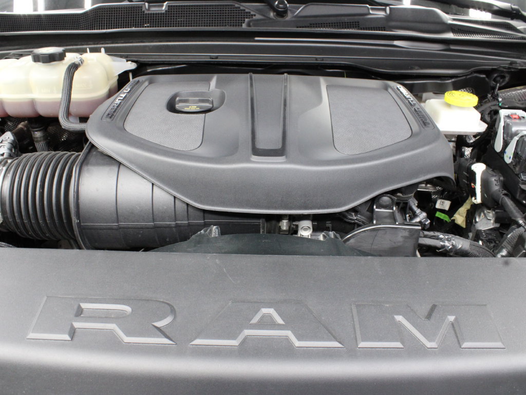 Used 2025 RAM 1500 Laramie w/ Night Edition AWD/4WD image 34