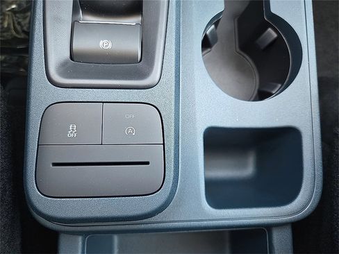 New 2025 Ford Maverick XL w/ Equipment Group 102A image 17