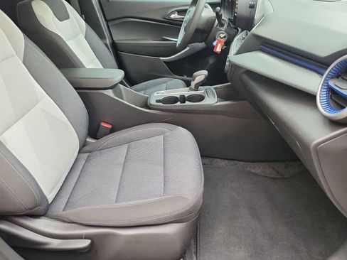 Used 2024 Chevrolet Trax LS w/ LS Convenience Package FWD image 24