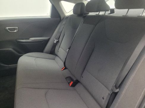 Used 2025 Kia K4 FWD image 18