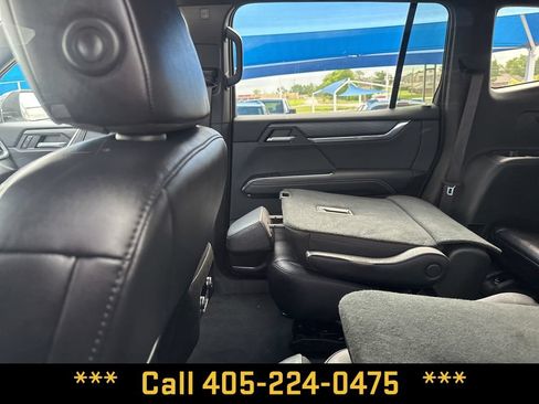 Used 2026 GMC Acadia Elevation w/ Elevation Premium Package FWD image 21
