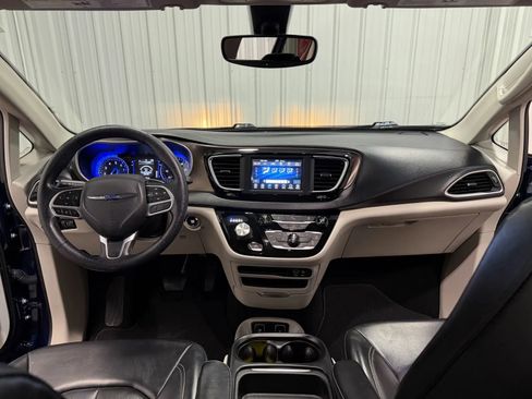 Used 2020 Chrysler Voyager Lxi FWD image 27