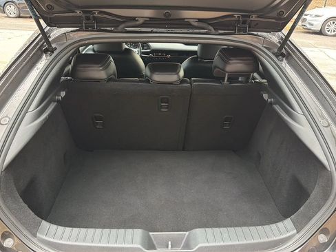 Used 2019 MAZDA MAZDA3 Hatchback w/ Premium Package FWD image 6
