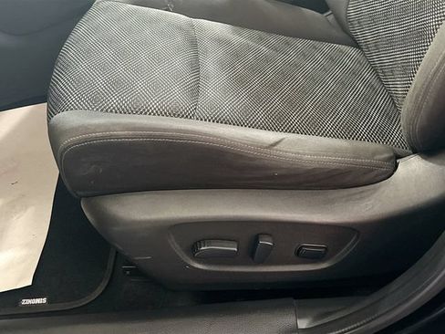 Used 2019 Nissan Rogue Sport SV w/ Technology Package AWD/4WD image 18