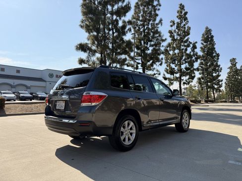 Used 2013 Toyota Highlander SE image 7