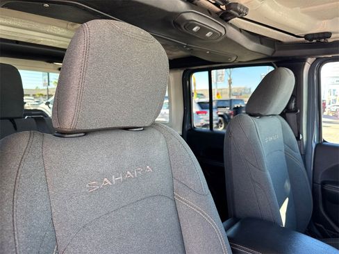 Used 2024 Jeep Wrangler Sahara image 13