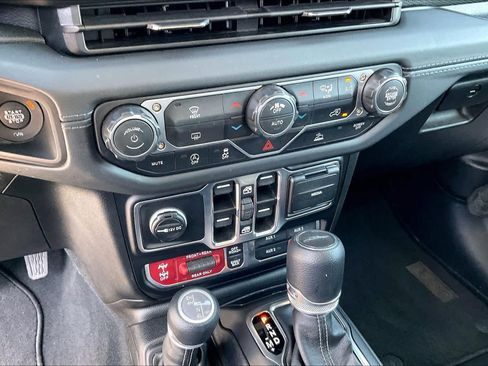 Used 2026 Jeep Gladiator Rubicon AWD/4WD image 32