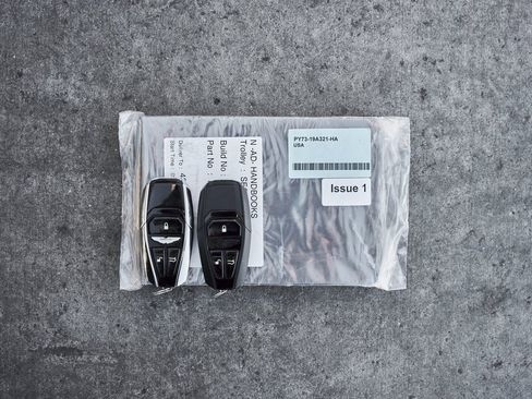 Used 2023 Aston Martin DBS Volante image 81