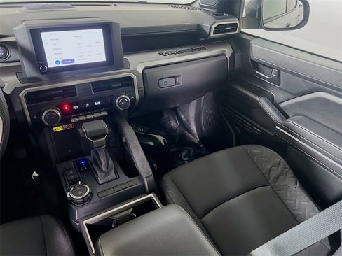 Certified 2025 Toyota Tacoma SR5 image 21