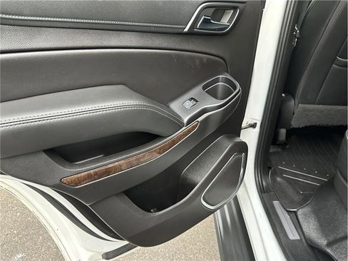 Used 2018 Chevrolet Tahoe LT image 34