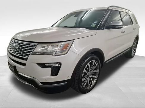 Used 2019 Ford Explorer Platinum AWD/4WD image 3